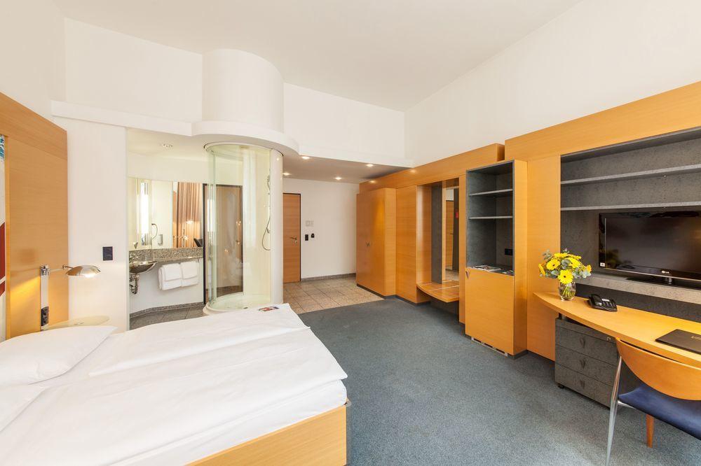 Hotel Berlin Ostbahnhof Ngoại thất bức ảnh