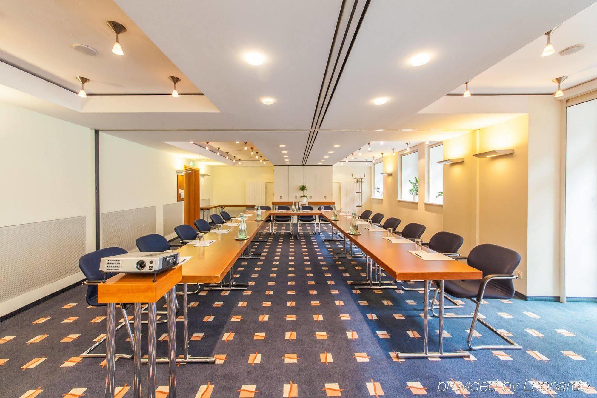 Hotel Berlin Ostbahnhof Ngoại thất bức ảnh